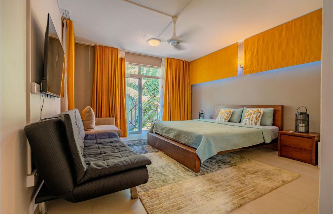 Pereybere Beach Paradise 4 Bedroom Apt Bagian luar foto