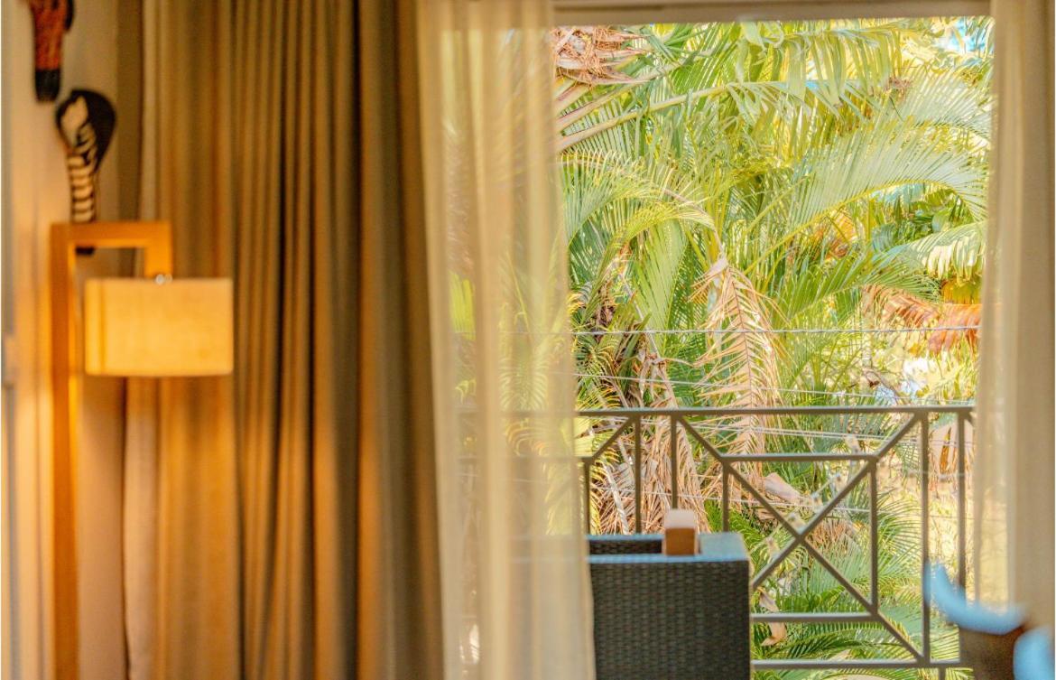 Pereybere Beach Paradise 4 Bedroom Apt Bagian luar foto